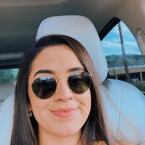 Meet your Posher, Lucero